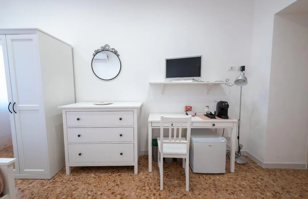 Casa Rosa Beige E Blu-1